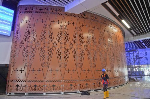 Motif Khas dan Unsur Budaya Indonesia