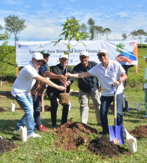 Astra Financial Adakan Aksi Tanam Pohon