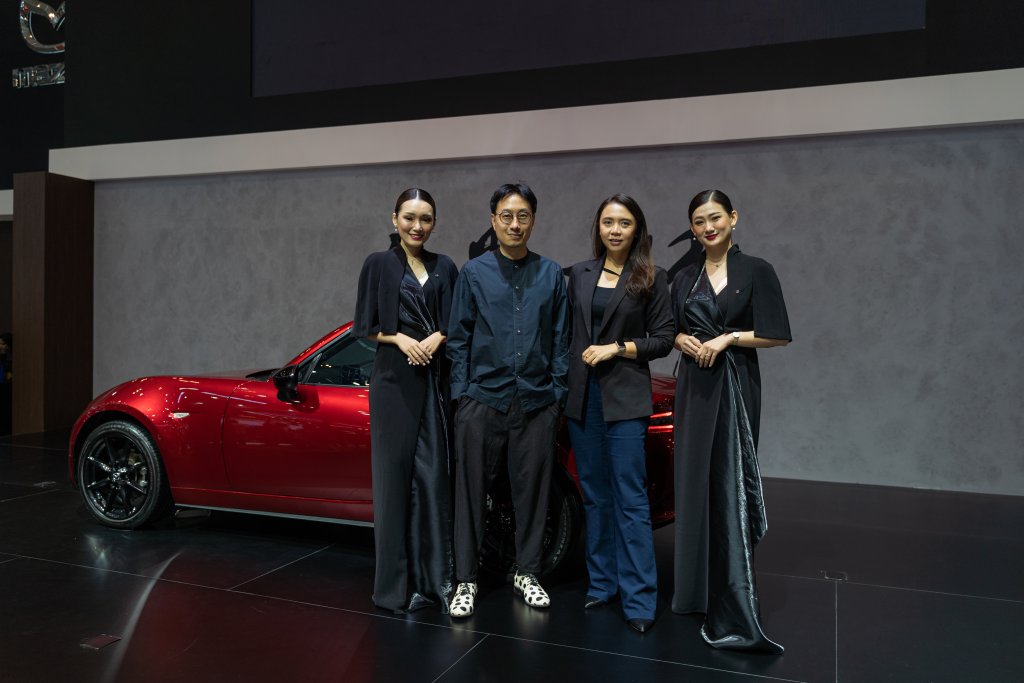 Mazda Indonesia Hadirkan Busana Monochromatic