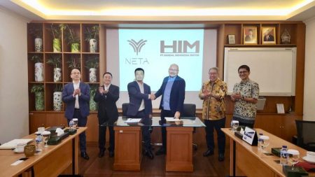 PT NETA Auto Indonesia secara resmi