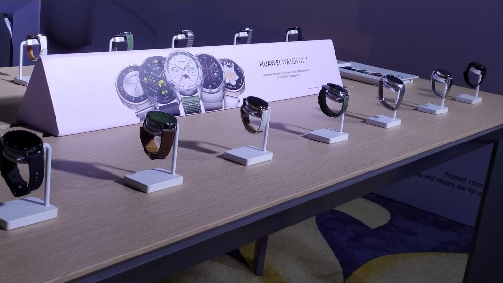 HUAWEI WATCH GT 4 dan HUAWEI WATCH