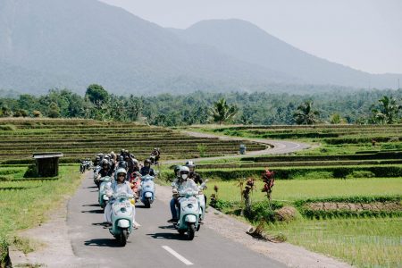 Hari Batik Nasional, pecinta Vespa di tanah air