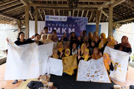 Astra Credit Companies (ACC) merayakan Hari Batik