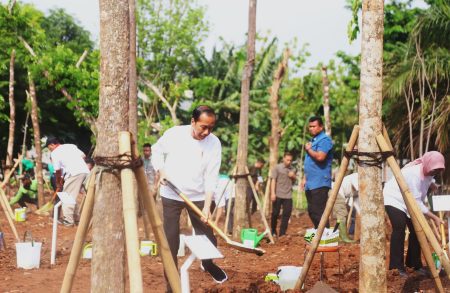 Astra kembali berpartisipasi dalam Gerakan Tanam Pohon