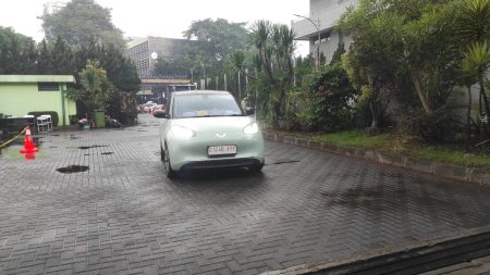 Berbagai merek dari lini industri kendaraan otomotif