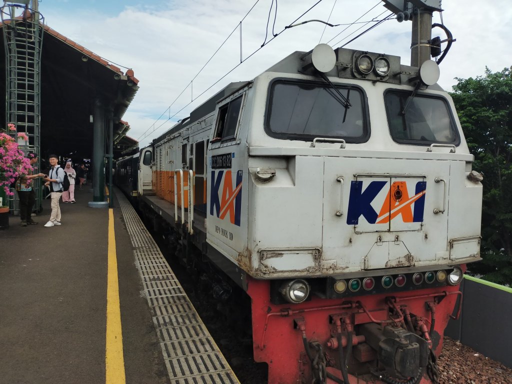 PT Kereta Api Indonesia (Persero) khususnya Daop 1 Jakarta