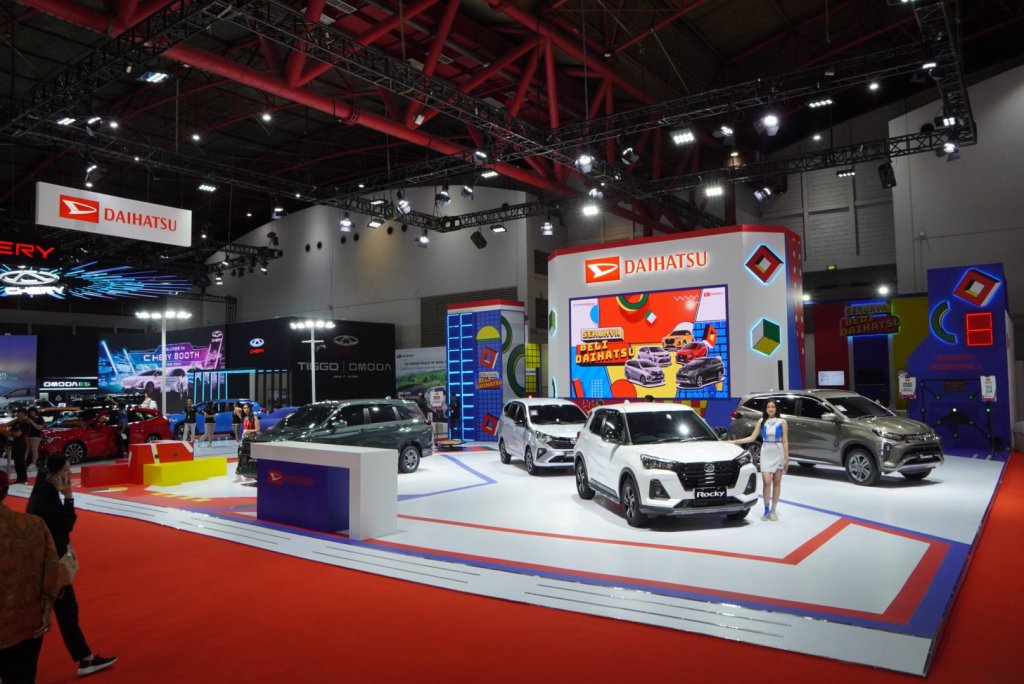 Daihatsu hadir meramaikan pameran otomotif IIMS 2024