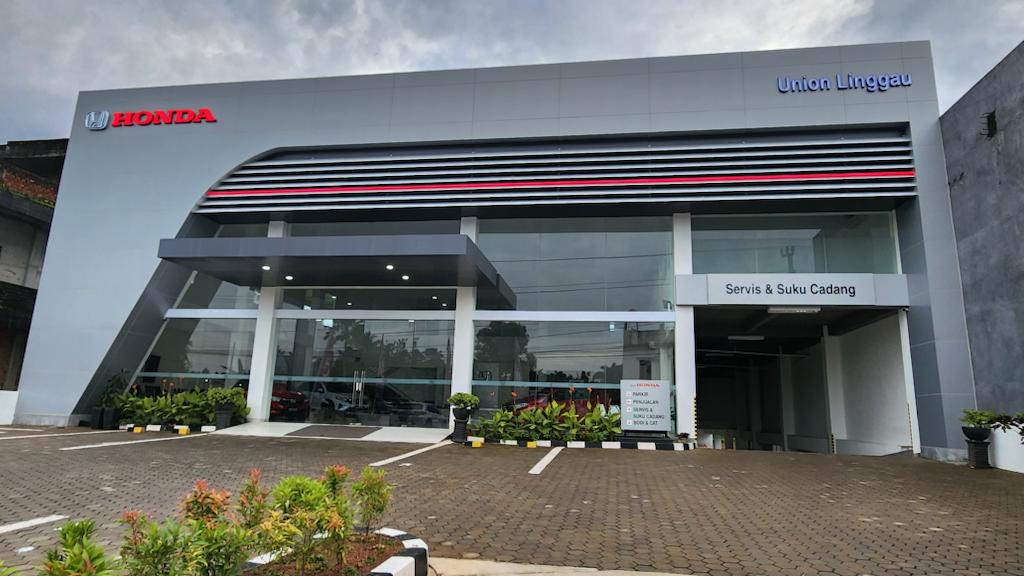 Honda Prospect Motor membuka dealer pertamanya