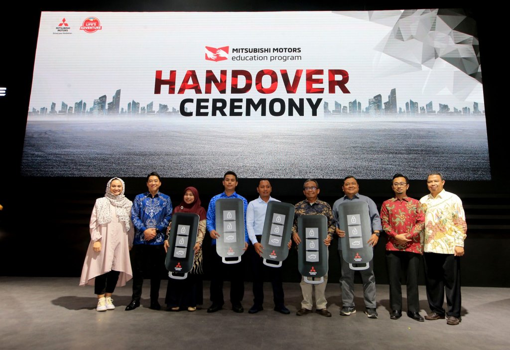PT Mitsubishi Motors Krama Yudha Sales Indonesia (MMKSI) tahun ini kembali mendonasikan 5 (lima) unit kendaraan model MPV andalan yaitu Xpander