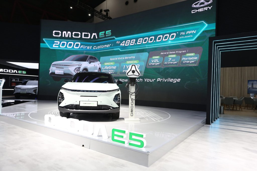 PT Chery Sales Indonesia (CSI) memanjakan pengunjung IIMS