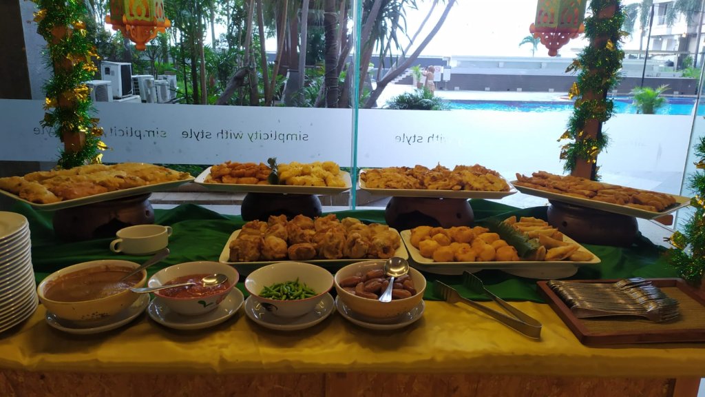 Grand Whiz Poins Simatupang Jakarta menyambut