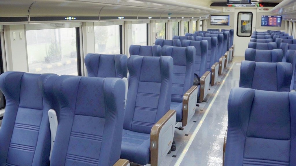 PT Kereta Api Indonesia (Persero) mengoperasikan
