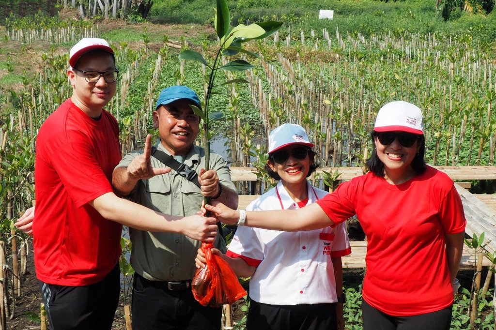 Yayasan WINGS Peduli menggelar Aksi Hijau bersama