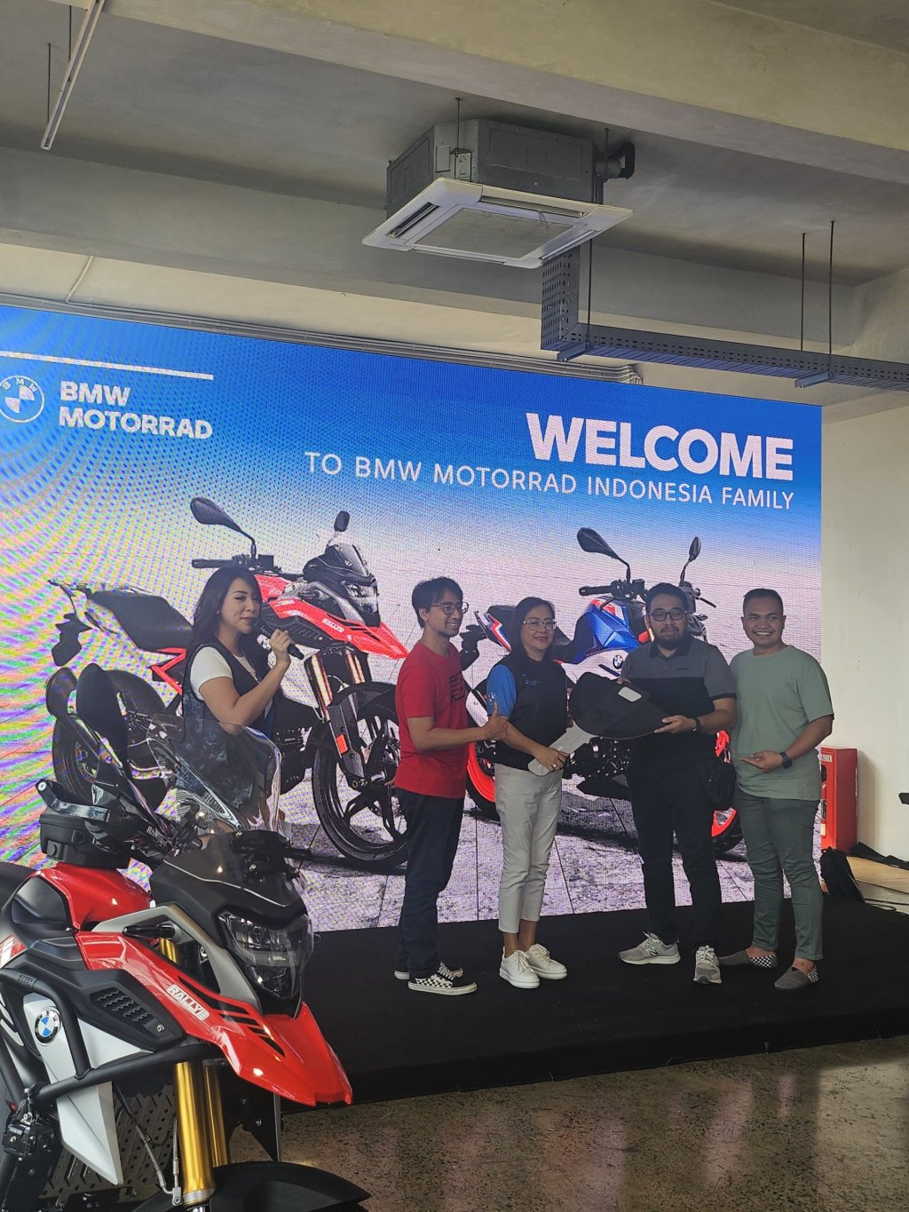 BMW Motorrad Indonesia lakukan serah terima
