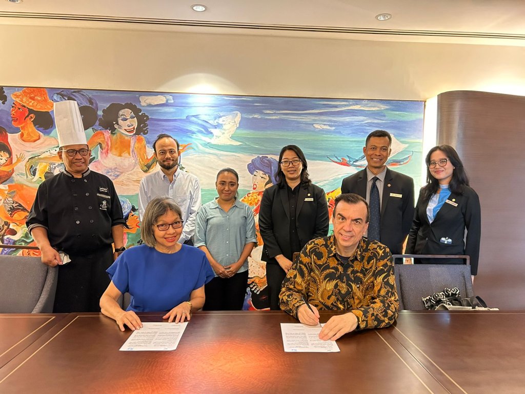 Hotel Ciputra Jakarta melakukan penandatanganan