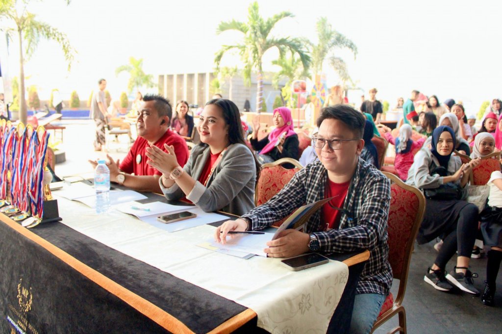 Merlynn Park Hotel Jakarta dengan bangga mengadakan