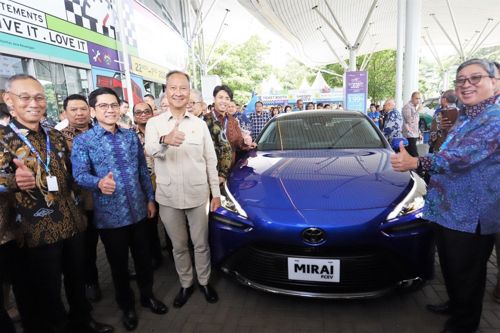 PT Toyota-Astra Motor (TAM) menghadirkan formasi lengkap