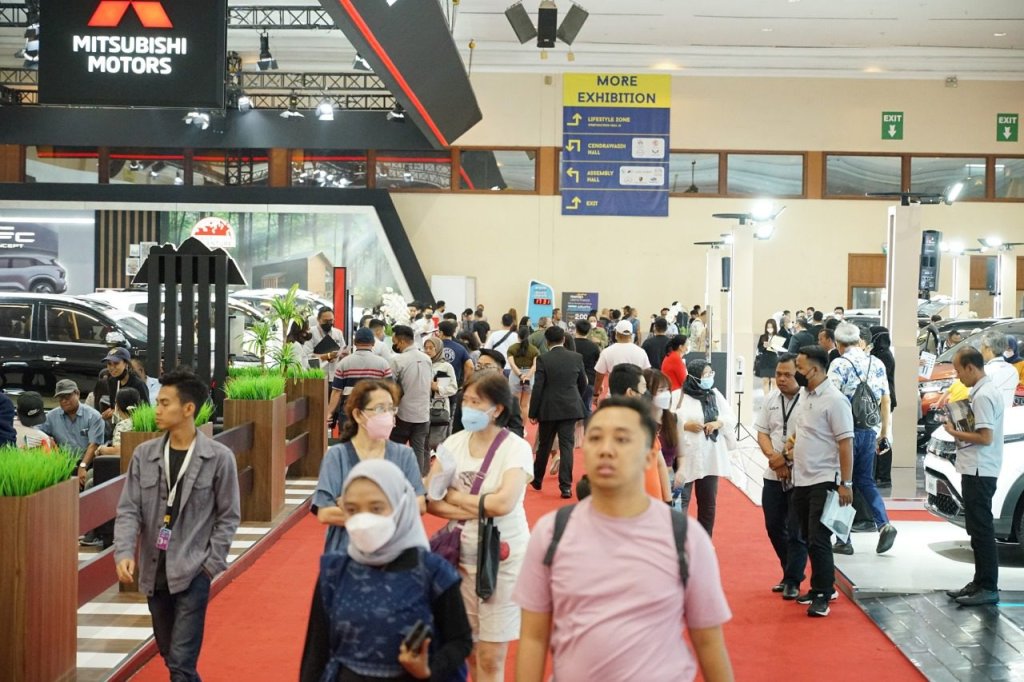 Pameran otomotif Mandiri Utama Finance GAIKINDO Jakarta Auto Week