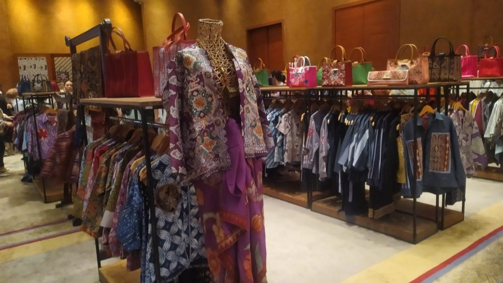 Batik Chic dibawah PT Wastra Cantik Indonesia menggelar perayaan