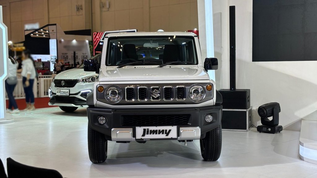 Suzuki Indonesia resmi meluncurkanÂ Jimny 5-door White Rhino