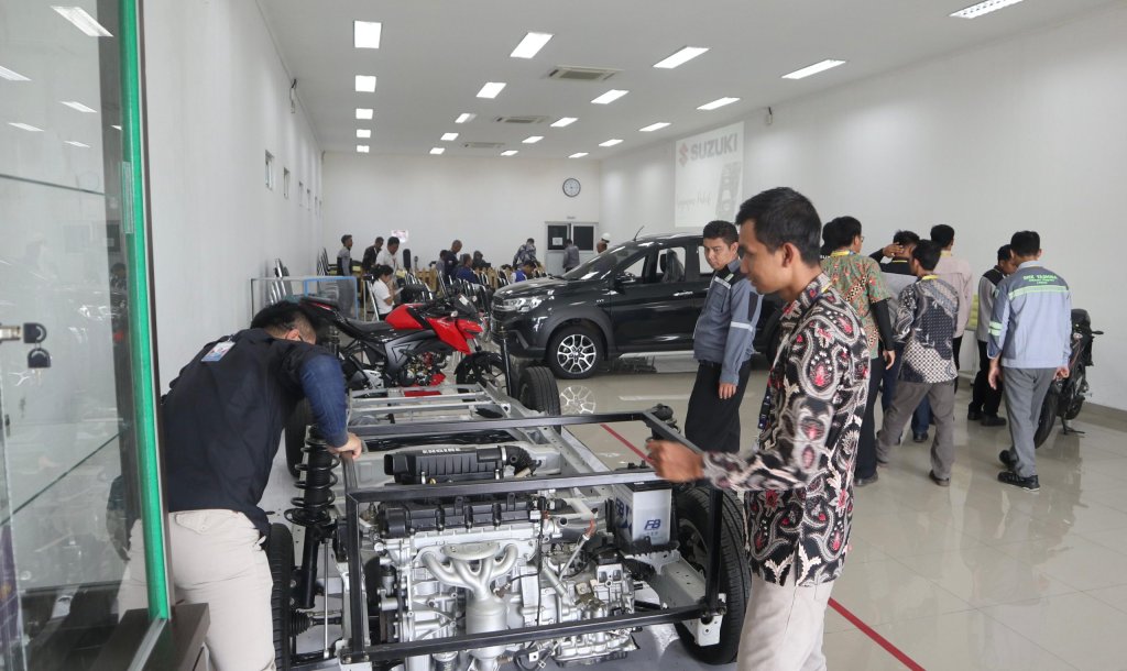 PT Suzuki Indomobil Sales (SIS)Â turut berkontribusi lewat
