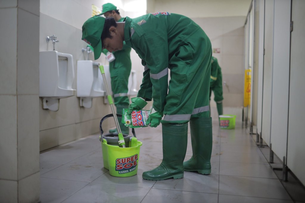Supersol, merek produk karbol wangi multifungsi produksi