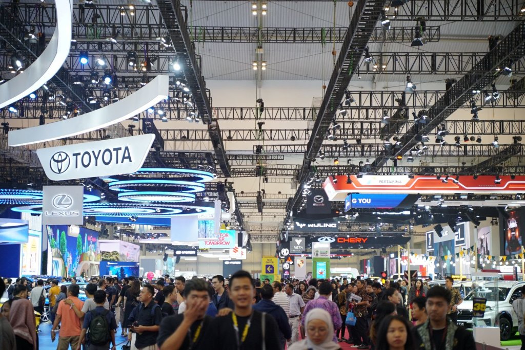 Pameran otomotif GAIKINDO Indonesia International Auto