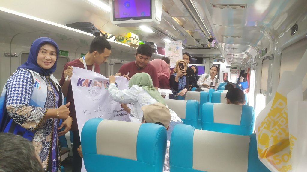 PT Kereta Api Indonesia (Persero) Daop 1 Jakarta bersama Indonesian Railway Preservation