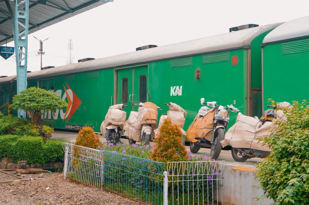 PT Kereta Api Indonesia (Persero) Daerah Operasi 1 Jakarta mendukung