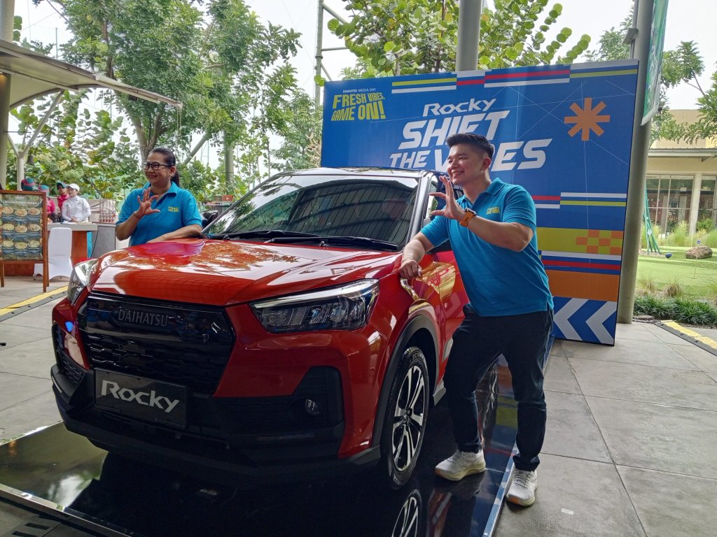 Daihatsu resmi meluncurkan Daihatsu Rocky ”“ Shift The Vibes