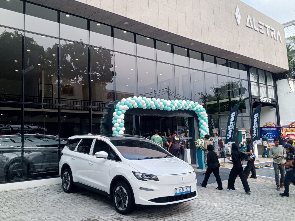PT Aletra Mobil Nusantara meresmikan Dealer