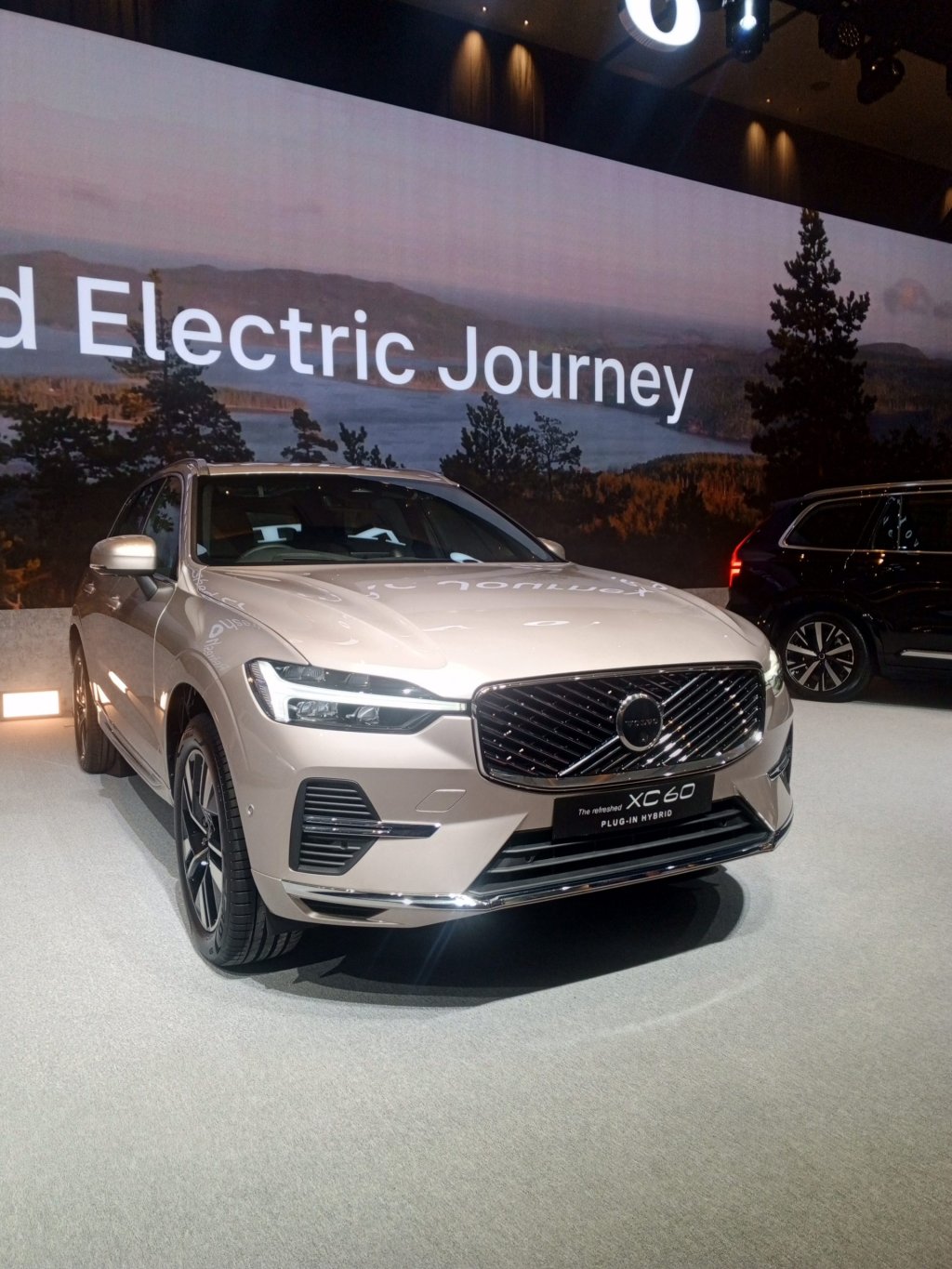Volvo Car Indonesia pada Kamis (16/10) secara resmi memperkenalkan