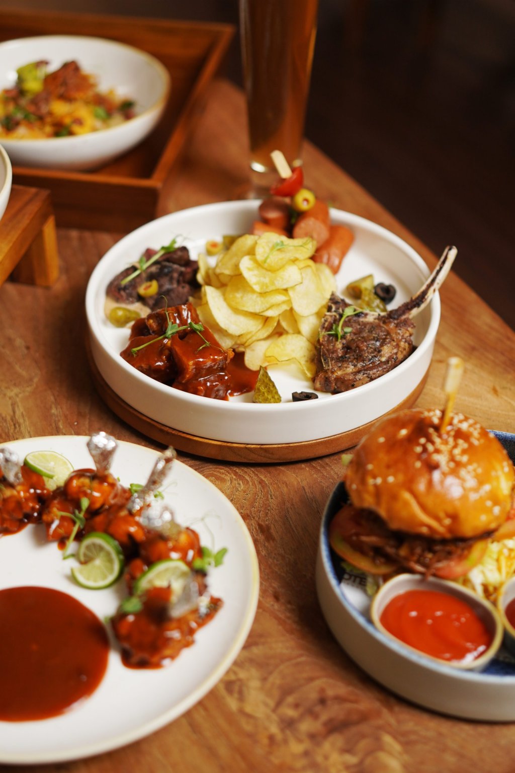 Lidah Lokal BAR di ARTOTEL Gelora Senayan ”“ Jakarta menghadirkan